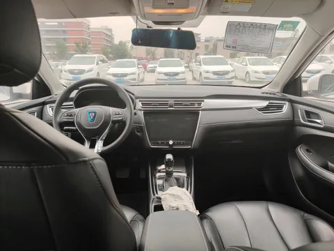 Roewe i5