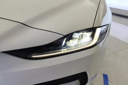 Jaguar XEL