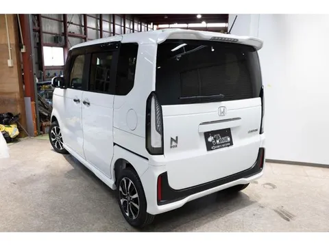 Honda N-BOX Custom
