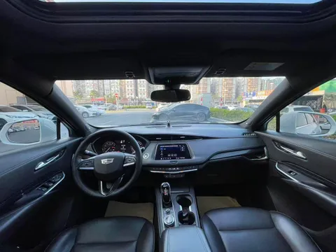 Cadillac XT4