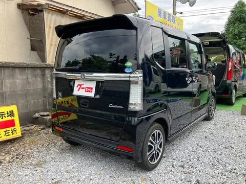 Honda N-BOX Custom