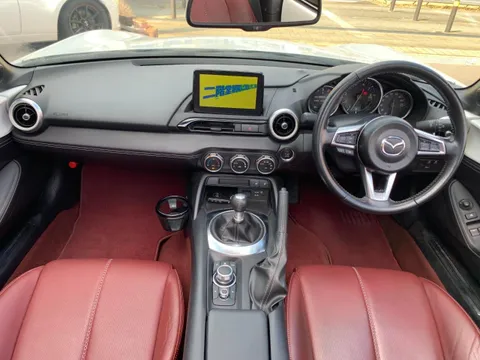 Mazda MX-5 (Roadster)