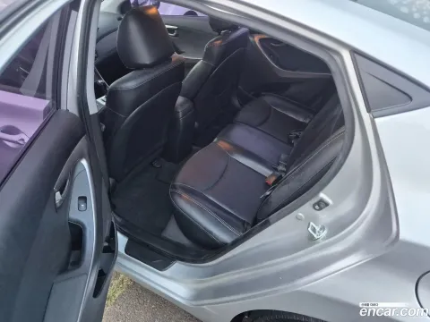 Hyundai Elantra (Avante)