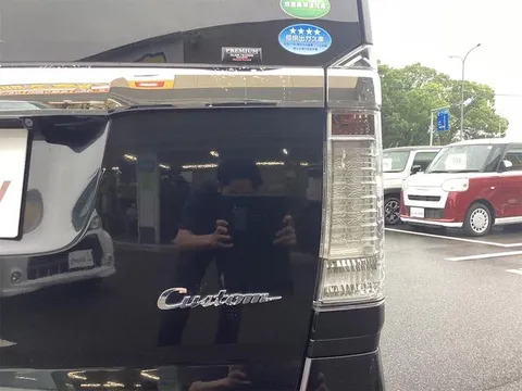 Honda N-BOX Custom