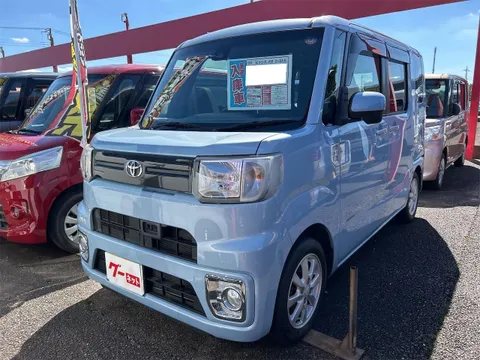 Toyota Pixis Mega
