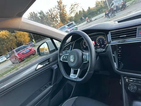 Volkswagen Tiguan L