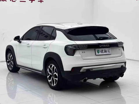 Lynk & Co Lynk & Co 02
