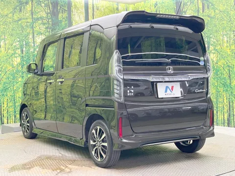 Honda N-BOX Custom