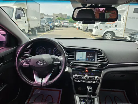 Hyundai Elantra (Avante)
