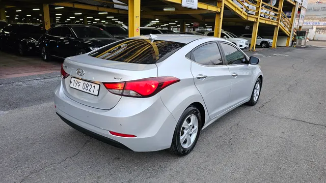 Hyundai Elantra (Avante)