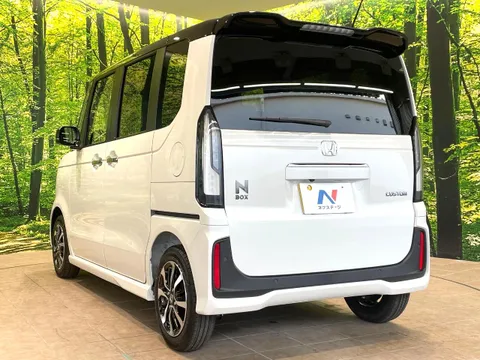 Honda N-BOX Custom