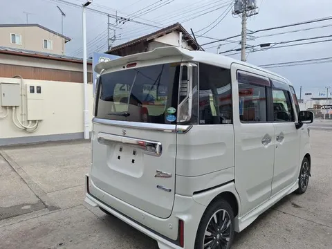 Suzuki Spacia Custom