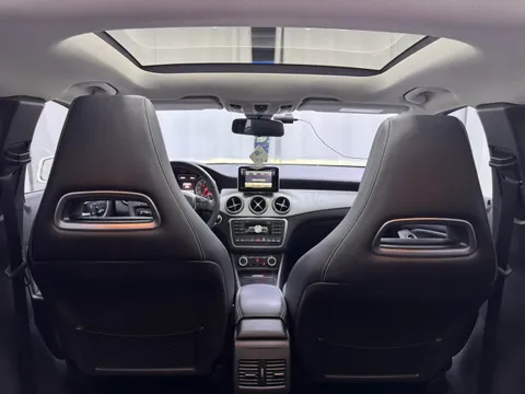 Mercedes-Benz Mercedes-Benz GLA