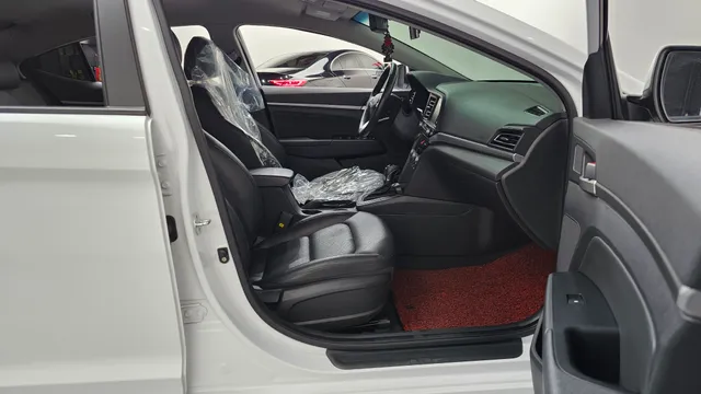 Hyundai Elantra (Avante)