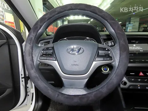 Hyundai Elantra (Avante)