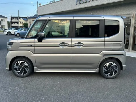 Suzuki Spacia Custom