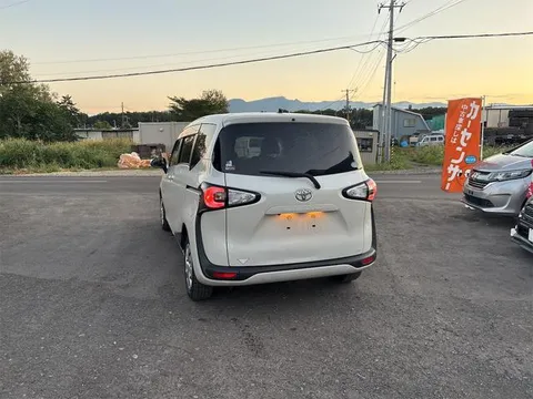 Toyota Sienta