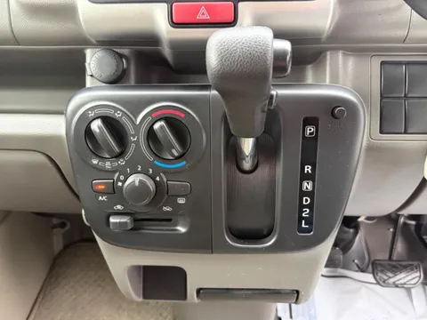 Mitsubishi Minicab Van