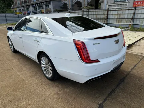 Cadillac XTS