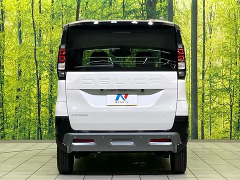 Mitsubishi Delica Mini