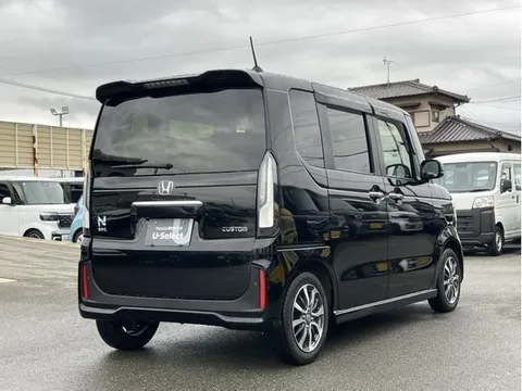 Honda N-BOX Custom