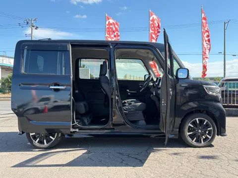 Suzuki Spacia Custom