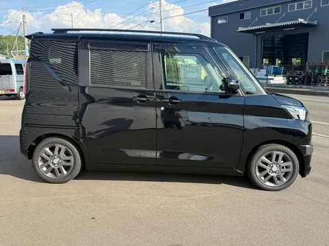 Mitsubishi Delica Mini