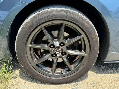Mazda MX-5 (Roadster)
