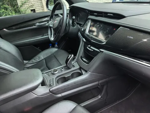 Cadillac XT6