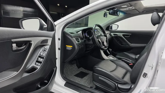 Hyundai Elantra (Avante)