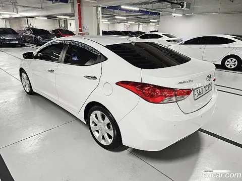Hyundai Elantra (Avante)