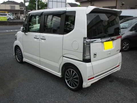 Honda N-BOX Custom