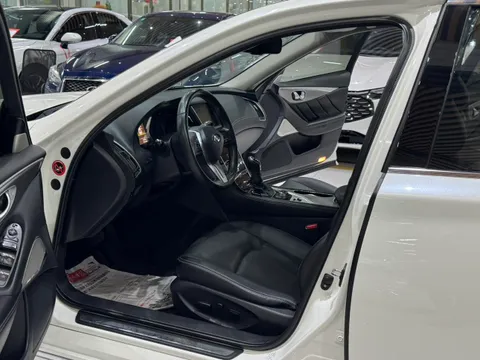 Infiniti Q50L