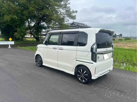 Honda N-BOX Custom