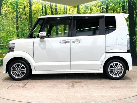 Honda N-BOX Custom