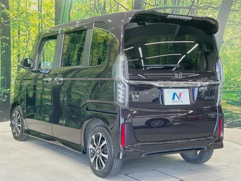 Honda N-BOX Custom