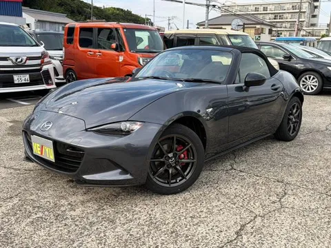 Mazda MX-5 (Roadster)