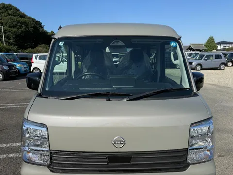 Nissan Clipper Van