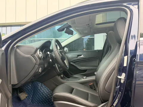 Mercedes-Benz Mercedes-Benz GLA
