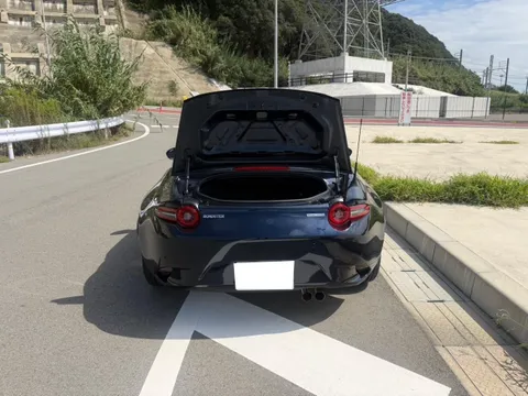 Mazda MX-5 (Roadster)