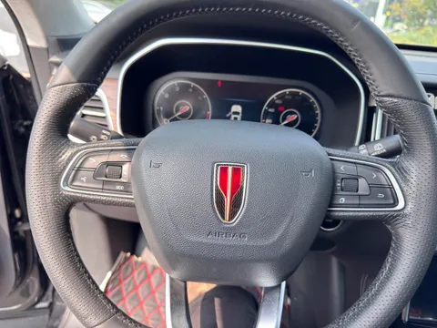Hongqi HS7