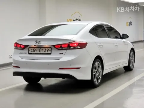 Hyundai Elantra (Avante)