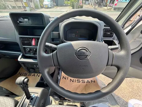 Nissan Clipper Truck