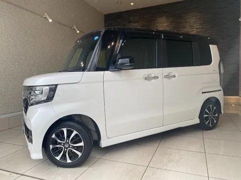 Honda N-BOX Custom