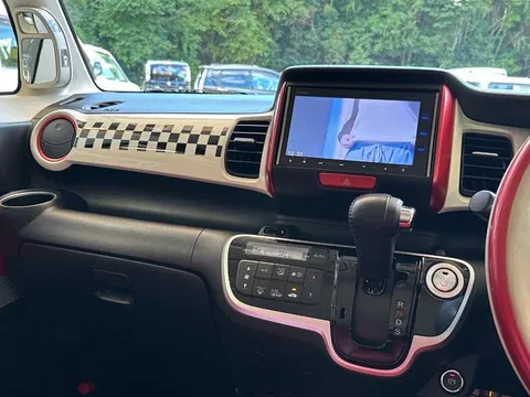 Honda N-BOX Slash