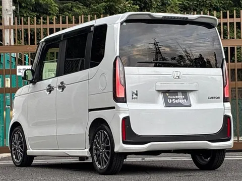 Honda N-BOX Custom