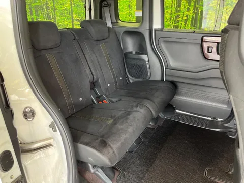 Honda N-BOX Custom