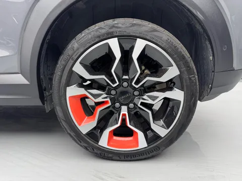 Lynk & Co 06