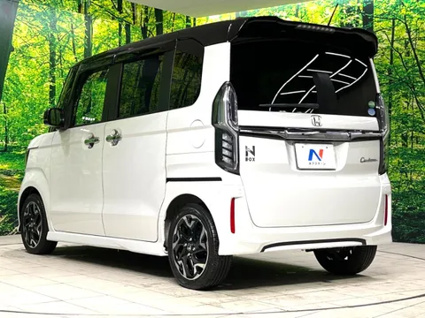 Honda N-BOX Custom