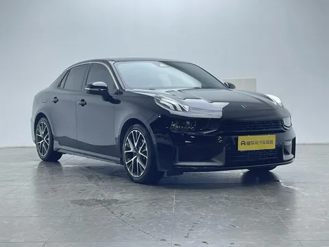 Lynk & Co 03
